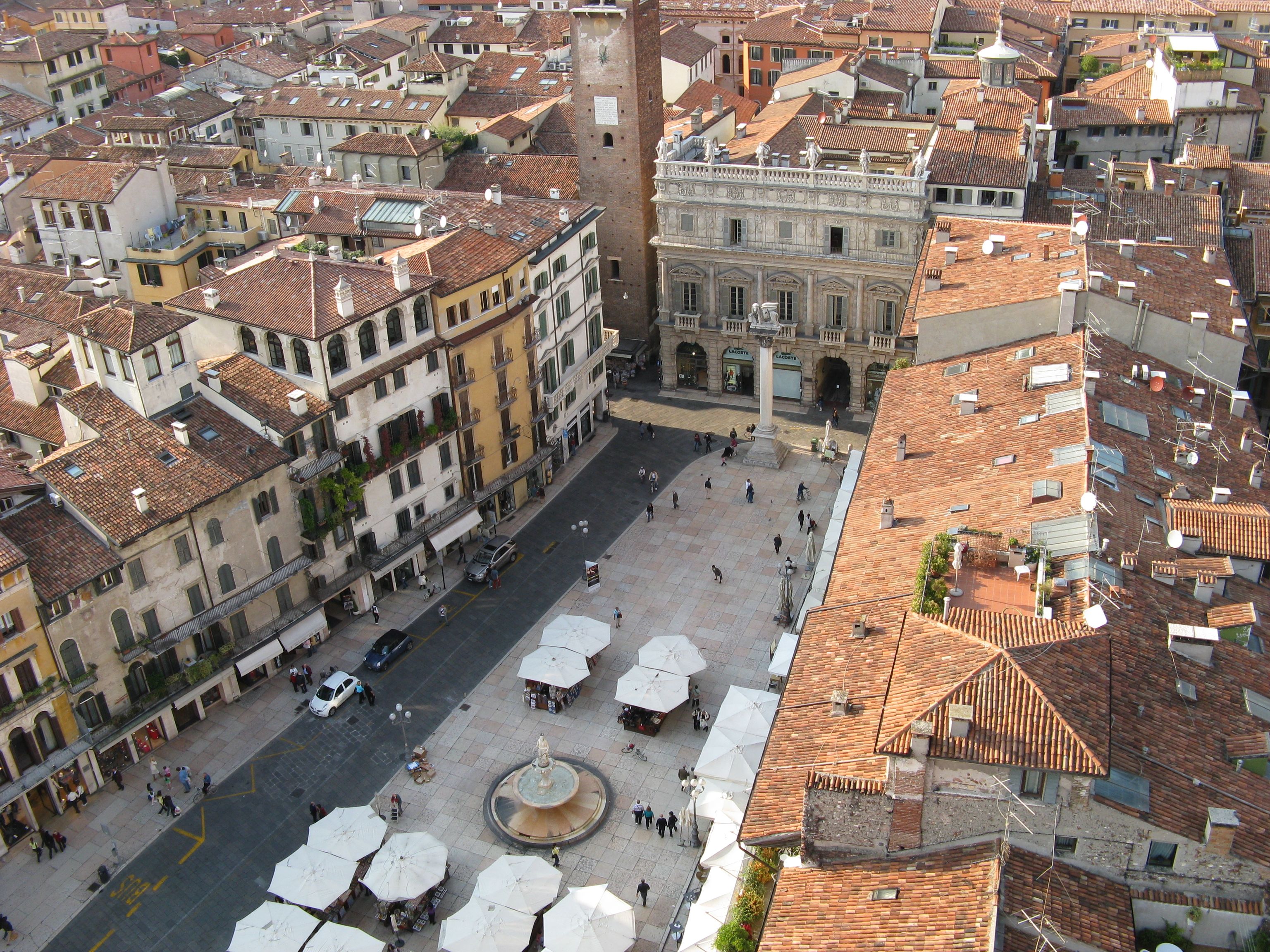 Blick auf die Piazza delle Erbe