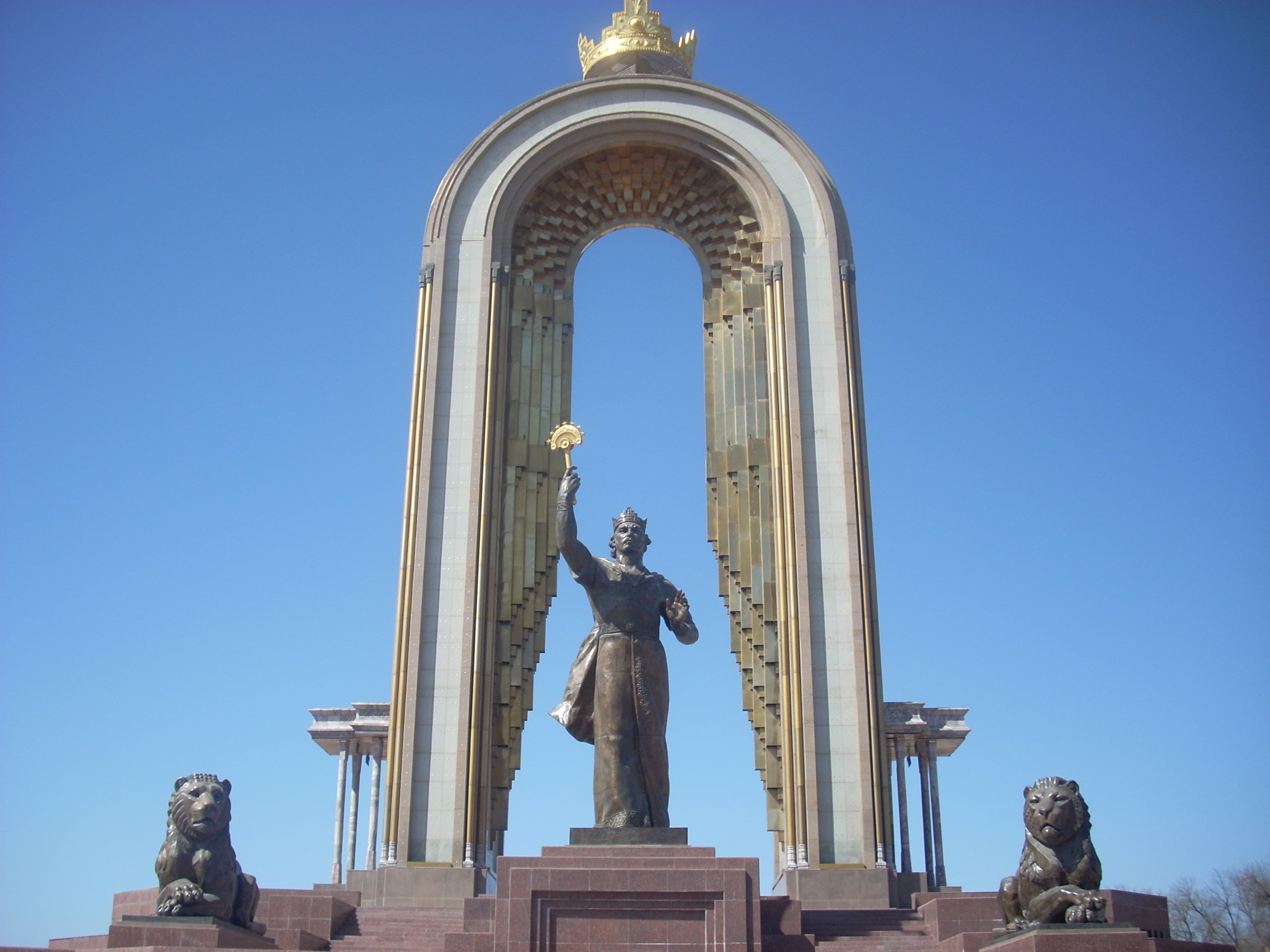 Dušanbe - Ismail Somoni monument in Dushanbe Dušanbe - Ismail Somoni monument in Dushanbe