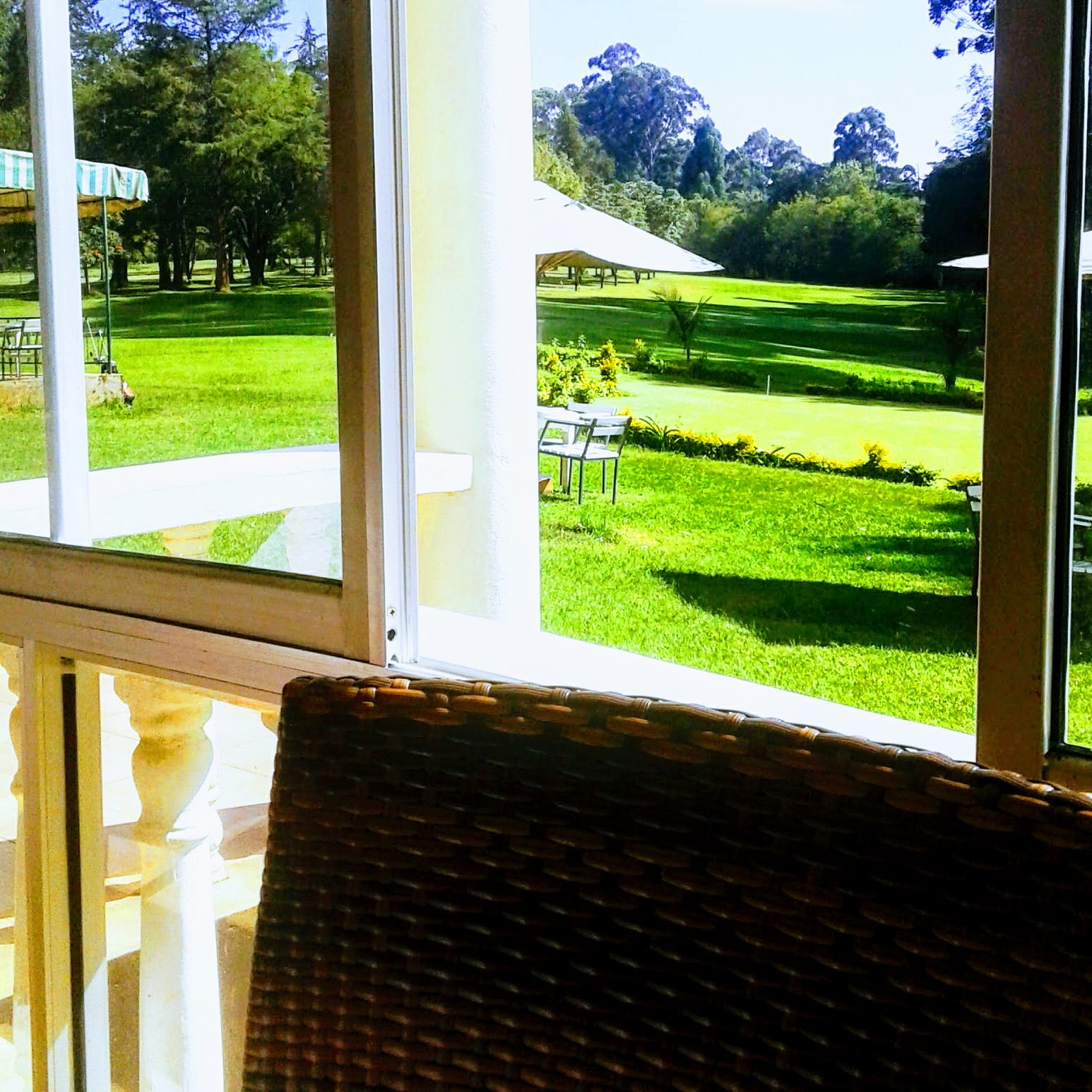 Eldoret - The breakfast room at Eldoret Club, overlooking the golf course Eldoret - The breakfast room at Eldoret Club, overlooking the golf course