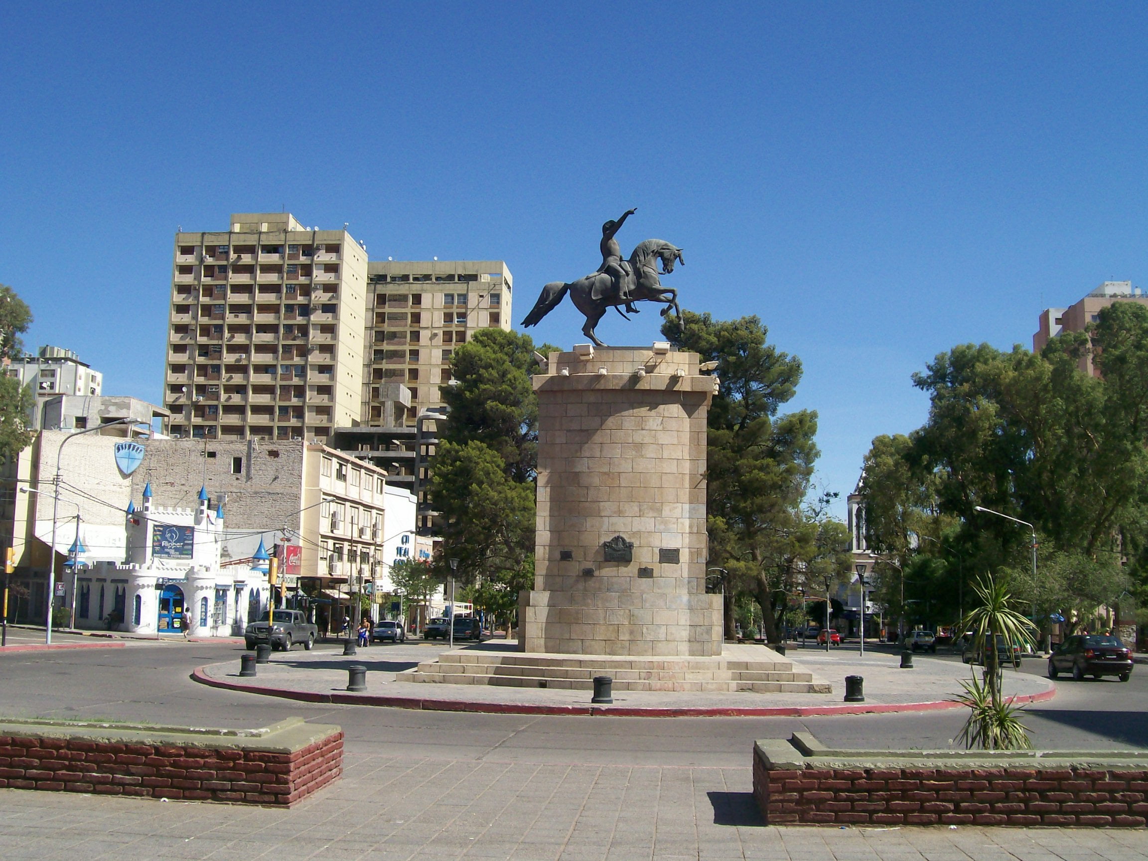 Neuquen - Estatua de San Martín Neuquen - Estatua de San Martín