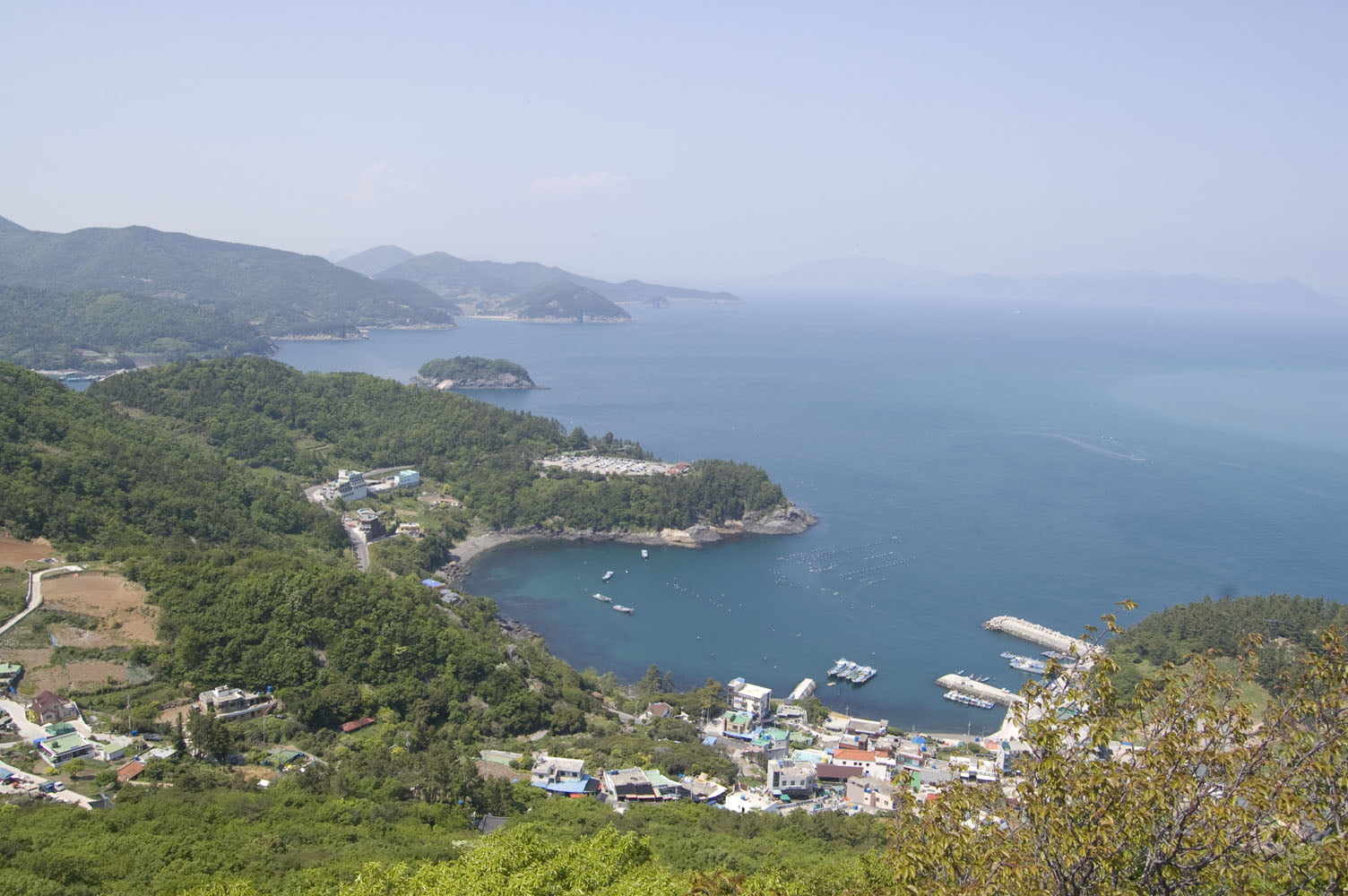 Josu - Touristy fishing village down below Josu - Touristy fishing village down below