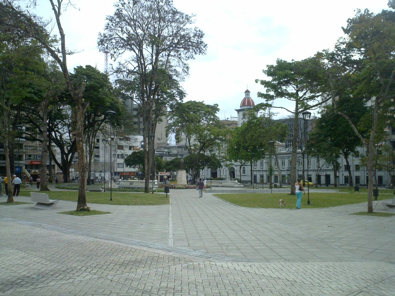 Ibague - The main park in Ibagué, named after Simón Bolívar. Ibague - The main park in Ibagué, named after Simón Bolívar.