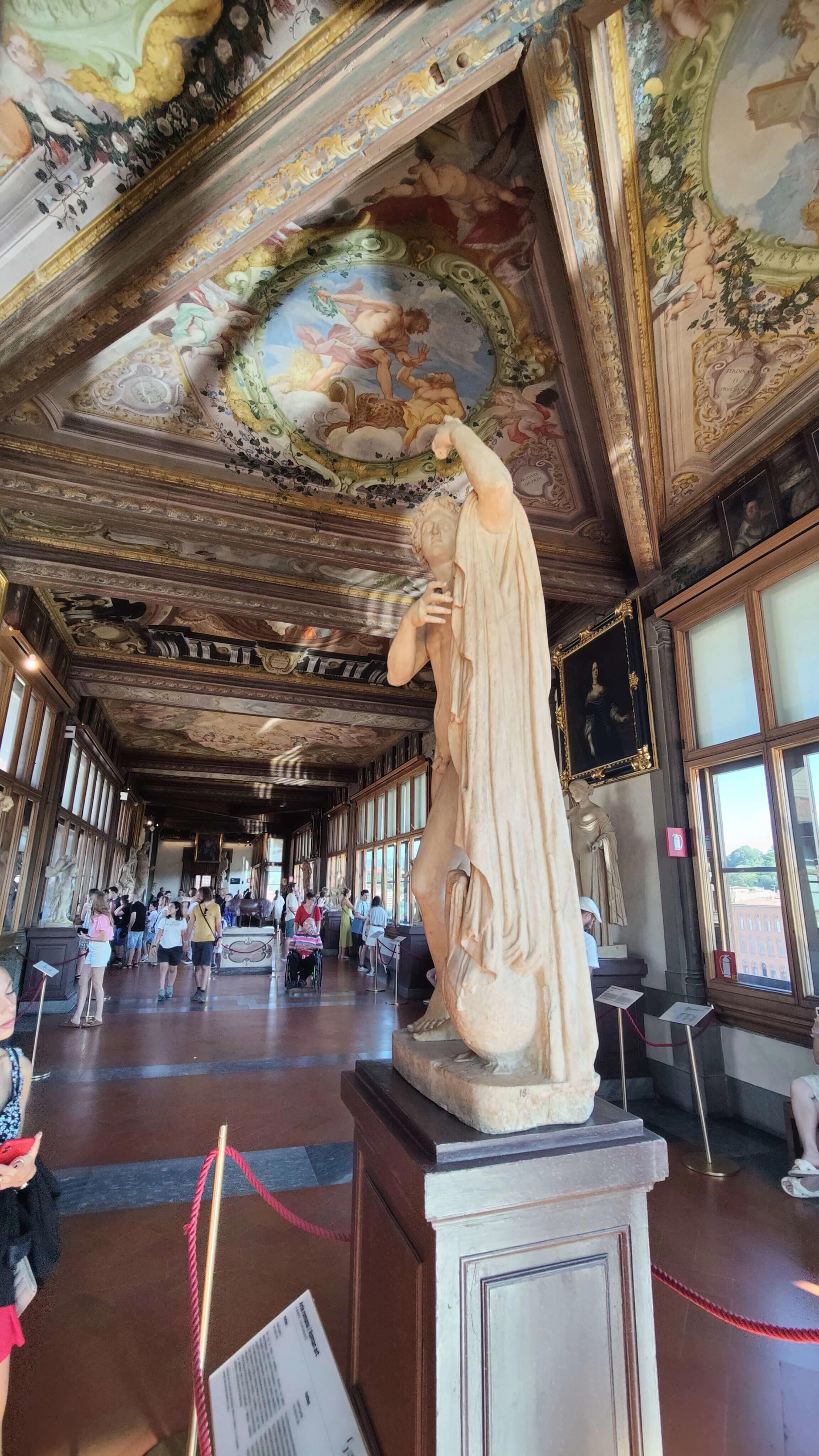 Galerie-Uffizi-sochy